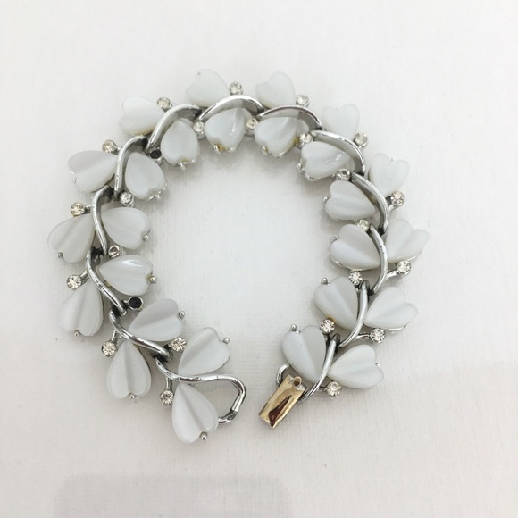 Vintage 1960 Signed Lisner Bracelet White Hearts Rhinestones Silver Tone Metal - Picture 9 of 14